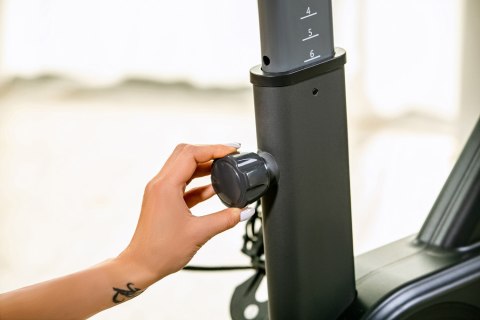 Rower stacjonarny, magnetyczny OVICX Q200X z ekranem dotykowym 15,6" TFT, WIFI bluetooth&app Rower stacjonarny, magnetyczny OVICX Q200X z ekranem dotykowym 15,6" TFT, WIFI bluetooth&app