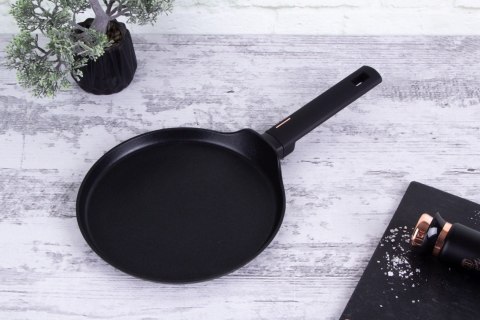 PATELNIA NALEŚNIKOWA Z POWŁOKĄ TYTANOWĄ 25CM BERLINGER HAUS MONACO BH-7094 PATELNIA NALEŚNIKOWA Z POWŁOKĄ TYTANOWĄ 25CM BERLINGER HAUS MONACO BH-7094