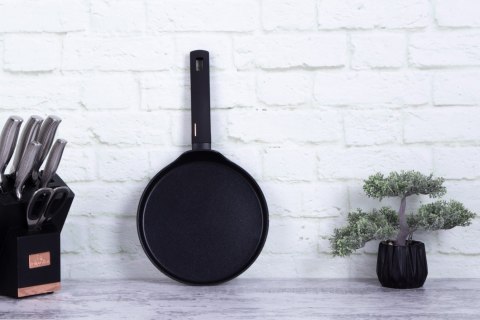 PATELNIA NALEŚNIKOWA Z POWŁOKĄ TYTANOWĄ 25CM BERLINGER HAUS MONACO BH-7094 PATELNIA NALEŚNIKOWA Z POWŁOKĄ TYTANOWĄ 25CM BERLINGER HAUS MONACO BH-7094