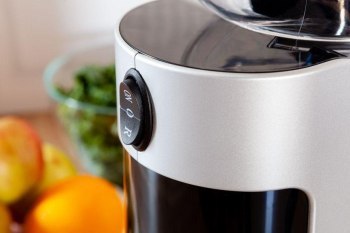 ELDOM WYCISKARKA WOLNOOBROTOWA 250 W CICHA 2 KIERUNKI PRACY SILNIKA BIAŁA PJ405C ELDOM ELDOM WYCISKARKA WOLNOOBROTOWA 250 W CICHA 2 KIERUNKI PRACY SILNIKA BIAŁA PJ405C ELDOM