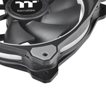 THERMALTAKE RIING 14 RGB PLUS TT PREMIUM 3 PACK (3X140MM 500-1400 RPM) CL-F056-PL14SW-A THERMALTAKE RIING 14 RGB PLUS TT PREMIUM 3 PACK (3X140MM 500-1400 RPM) CL-F056-PL14SW-A