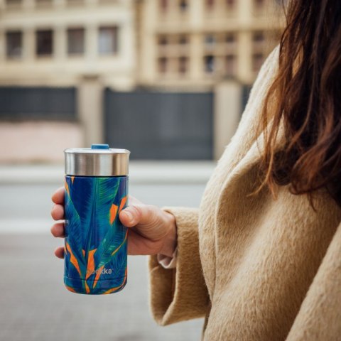 Quokka Boost Coffee Tumbler - Kubek termiczny ze stali nierdzewnej z zaparzaczem 400 ml (Blue Jungle) Quokka Boost Coffee Tumbler - Kubek termiczny ze stali nierdzewnej z zaparzaczem 400 ml (Blue Jungle)