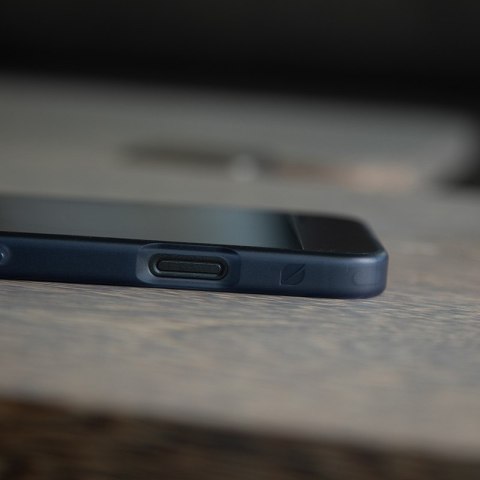 Incase Slim Case MagSafe - Etui iPhone 16 Pro (Deep Space Blue) Incase Slim Case MagSafe - Etui iPhone 16 Pro (Deep Space Blue)