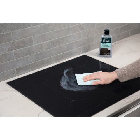 Preparat do czyszczenia płyt ceramicznych VitroCare ELECTROLUX M3HCC300 300ml Preparat do czyszczenia płyt ceramicznych VitroCare ELECTROLUX M3HCC300 300ml