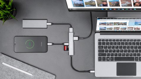 Adapter (HUB) USB typu C na HDMI/USB3.0/SD/MicroSD/C port Adapter (HUB) USB typu C na HDMI/USB3.0/SD/MicroSD/C port