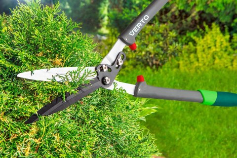 Nożyce do żywopłotu 690 mm, ostrze 210 mm, uchwyt z włókna szklanego Nożyce do żywopłotu 690 mm, ostrze 210 mm, uchwyt z włókna szklanego
