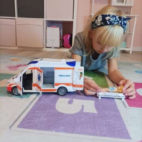 Karetka pogotowia- ambulans 22731 Karetka pogotowia- ambulans 22731