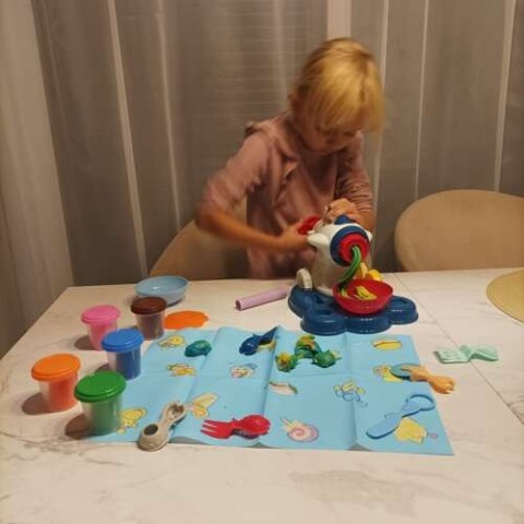 Masa plastyczna- zestaw Kruzzel 22562 Masa plastyczna- zestaw Kruzzel 22562