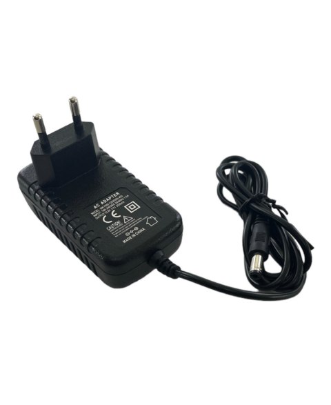Zasilacz sieciowy uniwersalny 230/12v 2.5a Zasilacz sieciowy uniwersalny 230/12v 2.5a