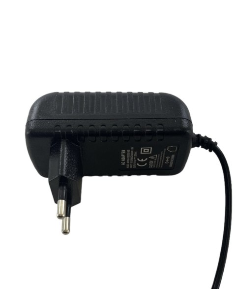 Zasilacz sieciowy uniwersalny 230/12v 2.5a Zasilacz sieciowy uniwersalny 230/12v 2.5a