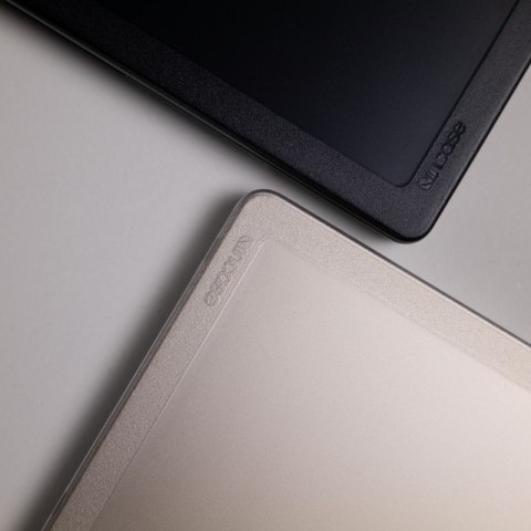 Incase Edge Hardshell Case - Etui MacBook Pro 16" (M4/M3/M2/M1/2024-2021) (Clear) Incase Edge Hardshell Case - Etui MacBook Pro 16" (M4/M3/M2/M1/2024-2021) (Clear)