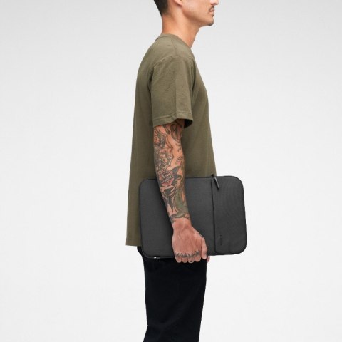 Incase Crosstown Sleeve with Woolenex - Pokrowiec z kieszenią MacBook Pro 16" (M4/M3/M2/M1/2024-2021) (Black) Incase Crosstown Sleeve with Woolenex - Pokrowiec z kieszenią MacBook Pro 16" (M4/M3/M2/M1/2024-2021) (Black)