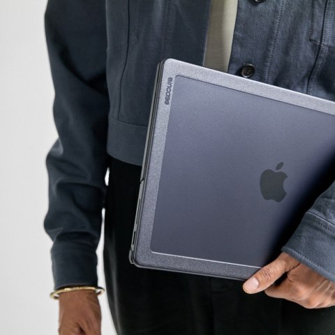 Incase Edge Hardshell Case - Etui MacBook Pro 16" (M4/M3/M2/M1/2024-2021) (Black) Incase Edge Hardshell Case - Etui MacBook Pro 16" (M4/M3/M2/M1/2024-2021) (Black)