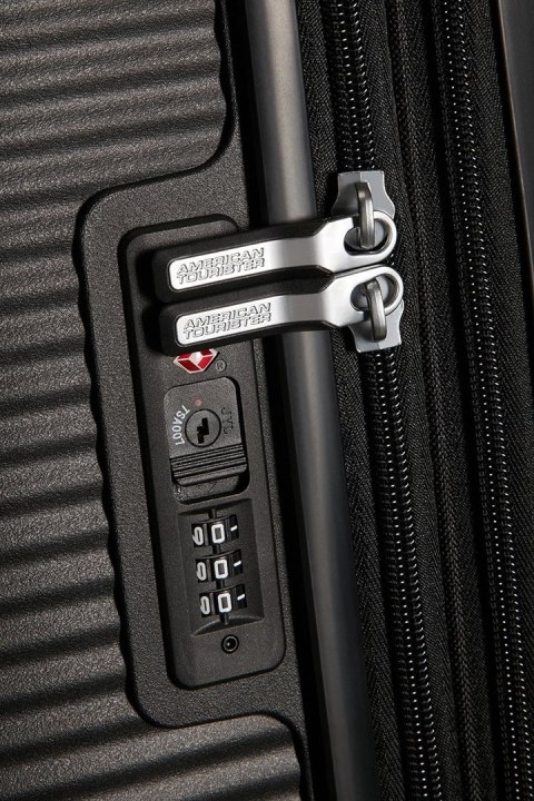 Mała kabinowa walizka American Tourister Soundbox EXP - bass black Mała kabinowa walizka American Tourister Soundbox EXP - bass black
