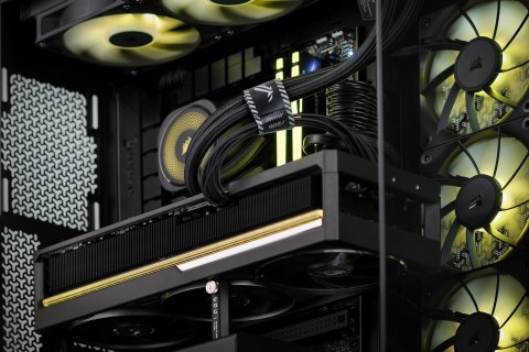 Actina iCUE 9800X3D/32GB/2TB/RTX5080/1000W Actina iCUE 9800X3D/32GB/2TB/RTX5080/1000W
