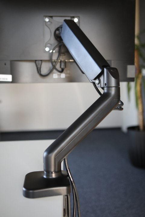 SAVIO UCHWYT BIURKOWY NA MONITOR 17''-32'', 2-9 KG, NA SPRĘŻYNIE GAZOWEJ UM-01 SAVIO UCHWYT BIURKOWY NA MONITOR 17''-32'', 2-9 KG, NA SPRĘŻYNIE GAZOWEJ UM-01