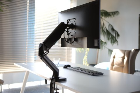 SAVIO UCHWYT BIURKOWY NA MONITOR 17''-32'', 2-9 KG, NA SPRĘŻYNIE GAZOWEJ UM-01 SAVIO UCHWYT BIURKOWY NA MONITOR 17''-32'', 2-9 KG, NA SPRĘŻYNIE GAZOWEJ UM-01